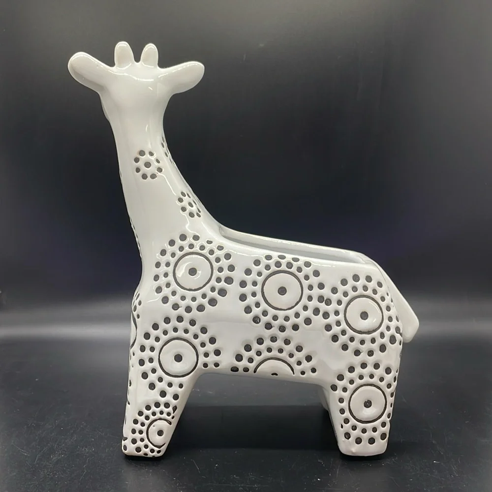 NWT Pier 1 abstract dotted circle pattern giraffe trinket storage planter